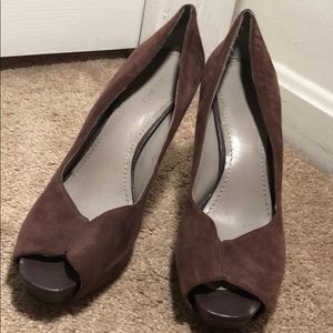 Peep toe suede heel (3 1/2 inch heel)